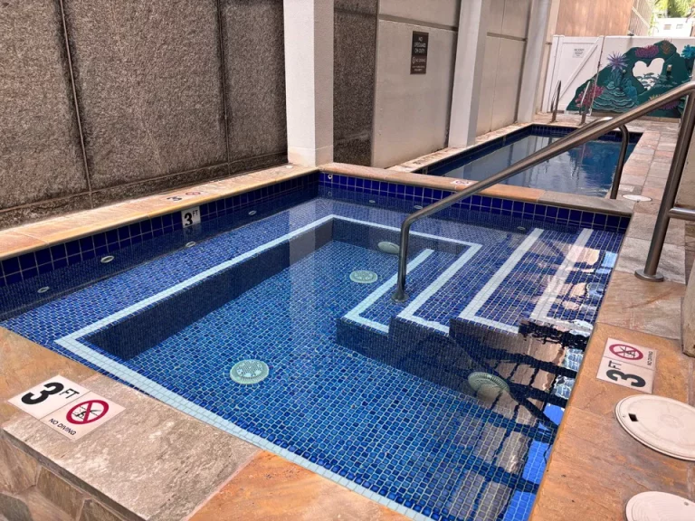 プール・ビーチ_ワイキキ マリア(7)