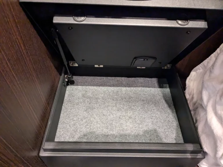 セーフティボックス開けた状態
