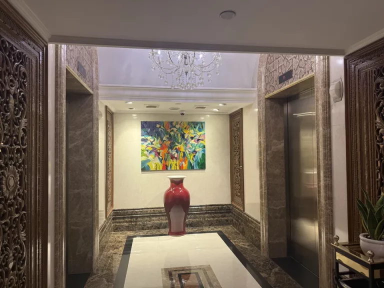 エレベーターホール(フロント階)