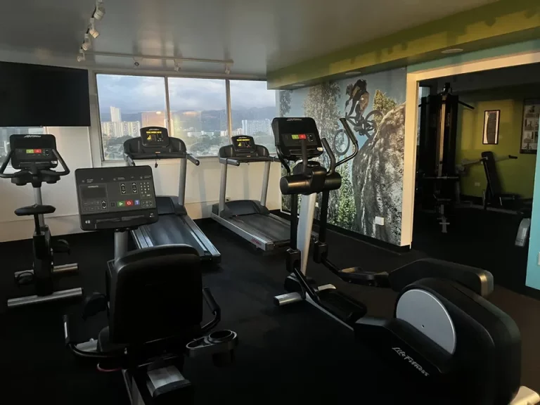 ジム(有酸素エリア)