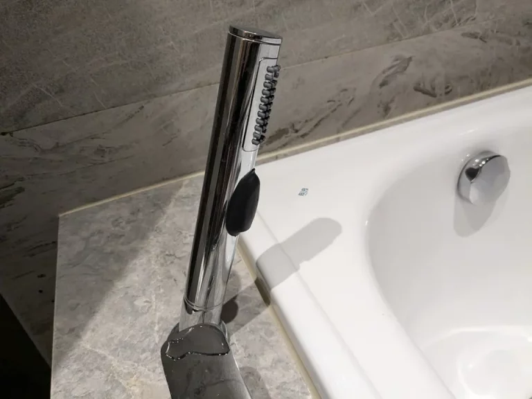 バスタブのシャワー