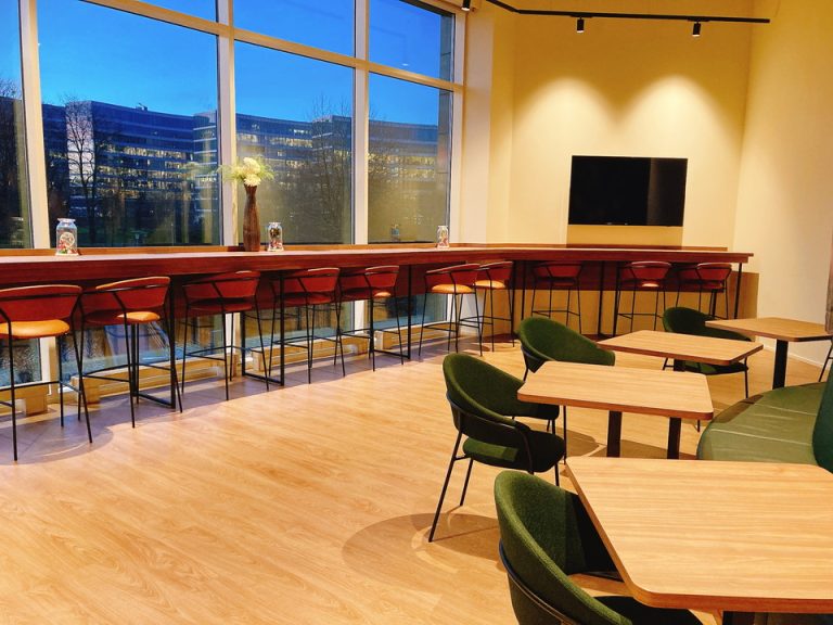 コワーキングスペース&ミーティングスペース