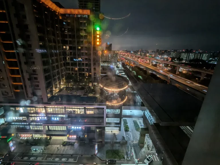 窓からの眺望夜