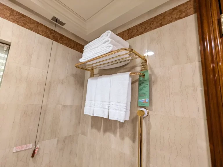 バスタブ上のタオル類