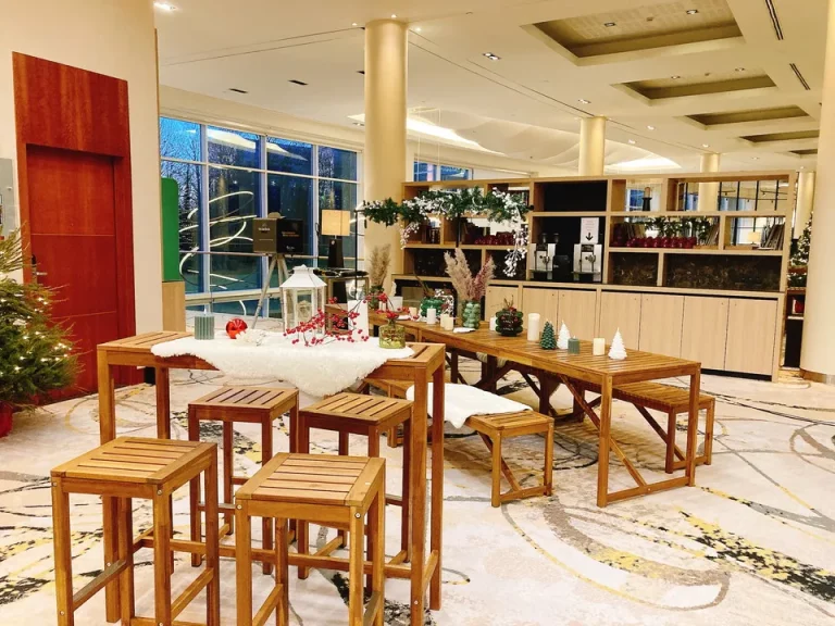 ロビー左側(イベントコーナー?)