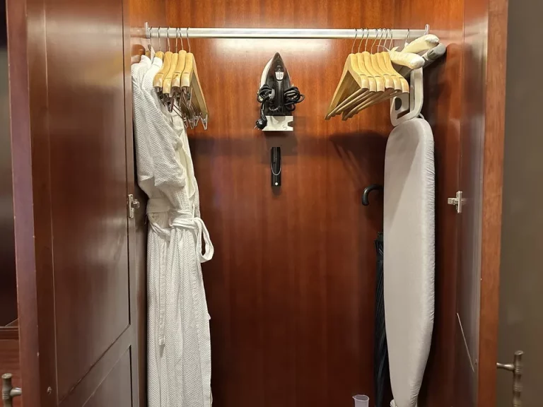 クローゼット開