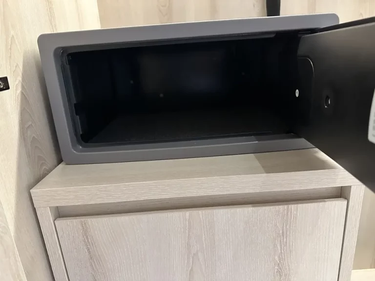 セーフティーボックス(開)