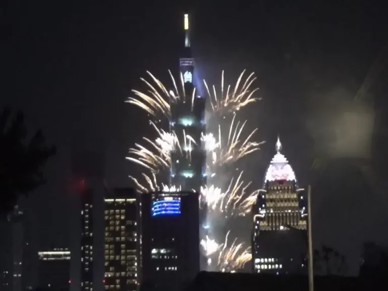 台北101のカウントダウン花火