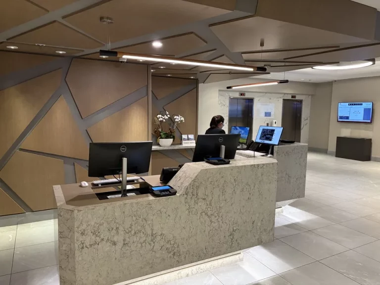 フロントカウンター