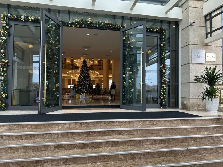 エントランス外観