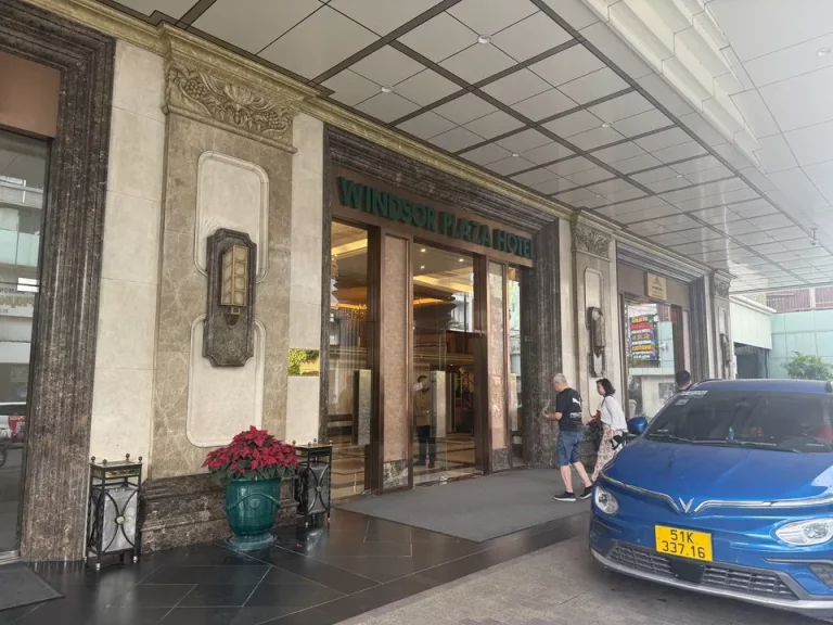 エントランス外観