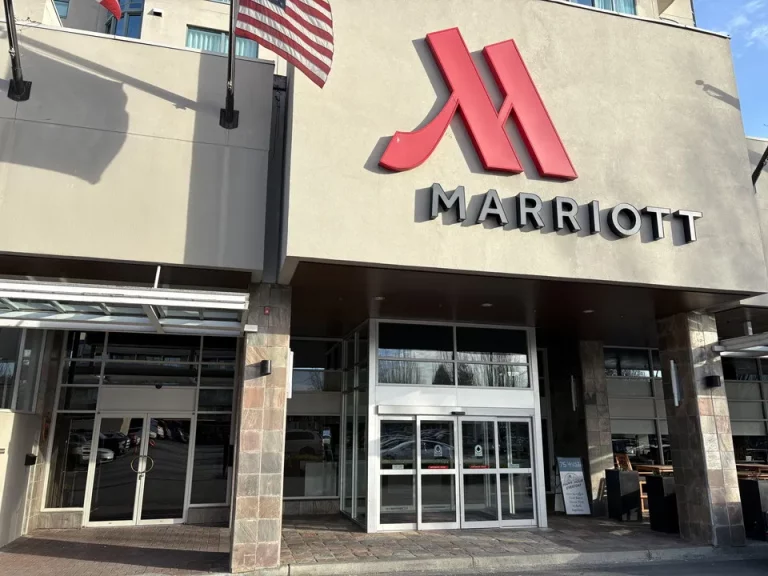 エントランス外観