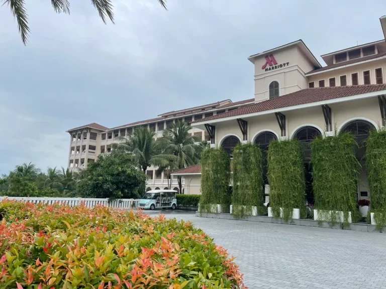 エントランス外観