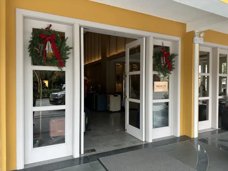 エントランス外観