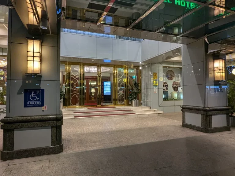 エントランス外観