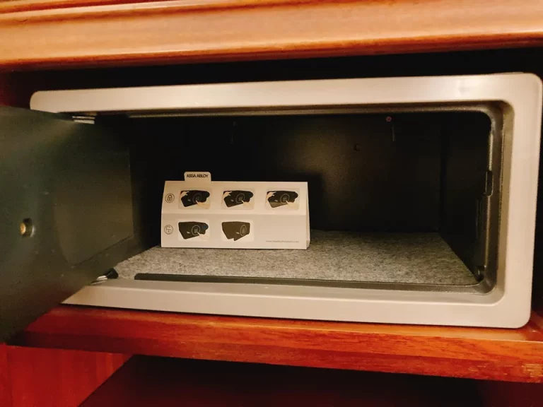 セーフティーボックス(開けた状態)