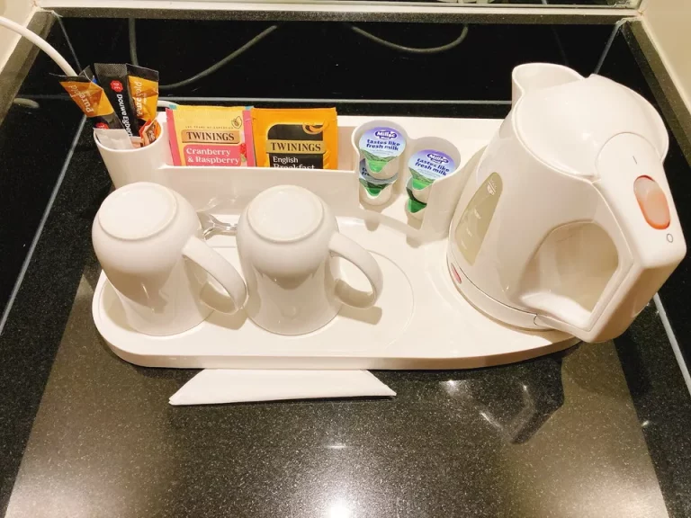 ミニバー・カフェコーナー2