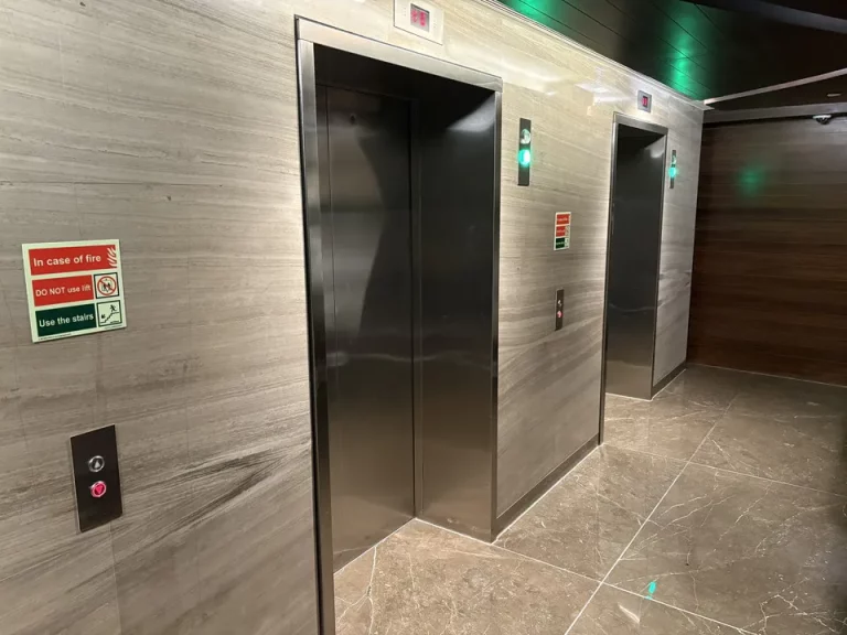 エレベーター(4)