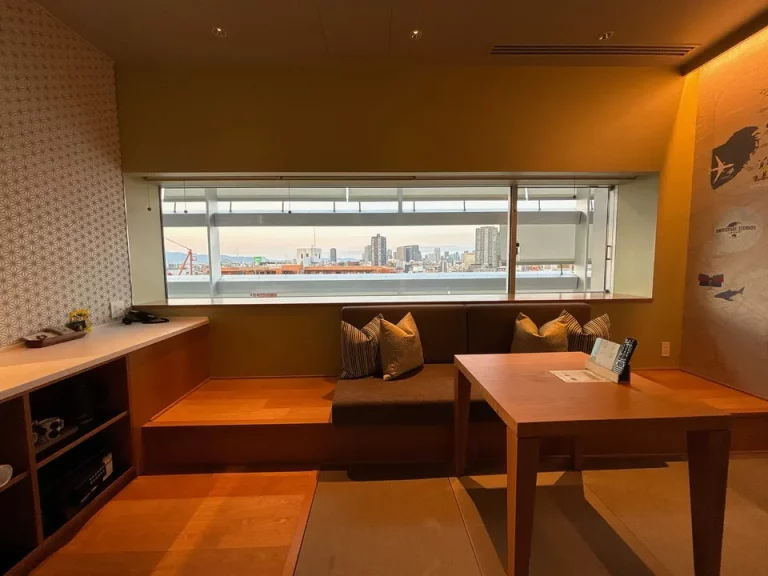 客室全体(窓際方向)⑧