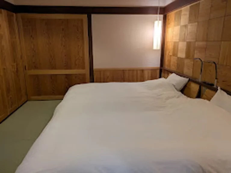 客室全体(入口方向)