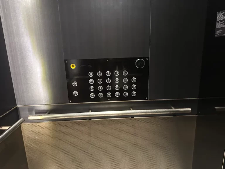 エレベーター階数ボタン