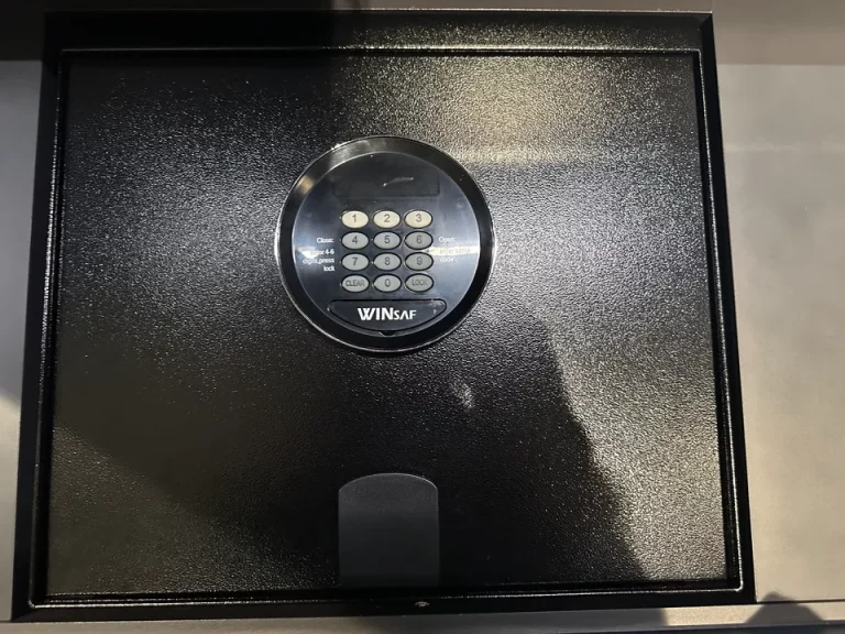 セーフティボックス(閉じた状態)