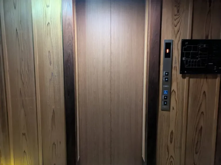 エレベーターホール客室階