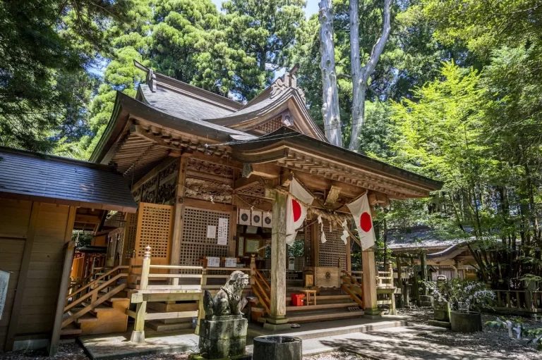 幣立神社