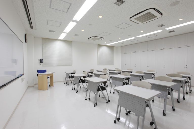 RED28_ミーティングルーム1