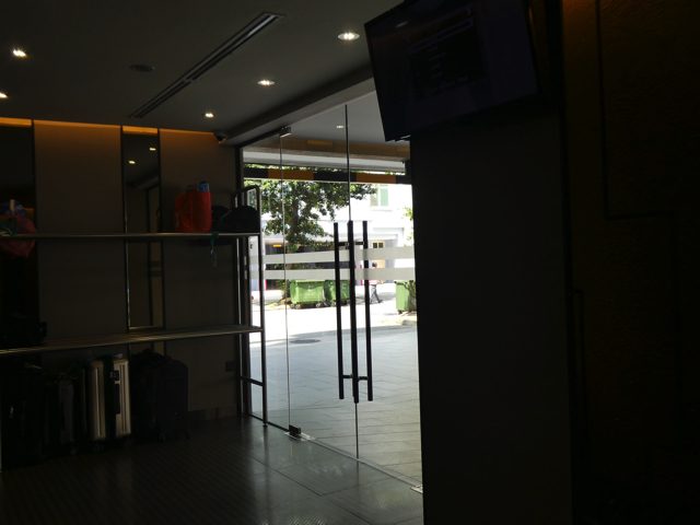 Detailed Review Photos Hotel 81 Gold Fish Tips