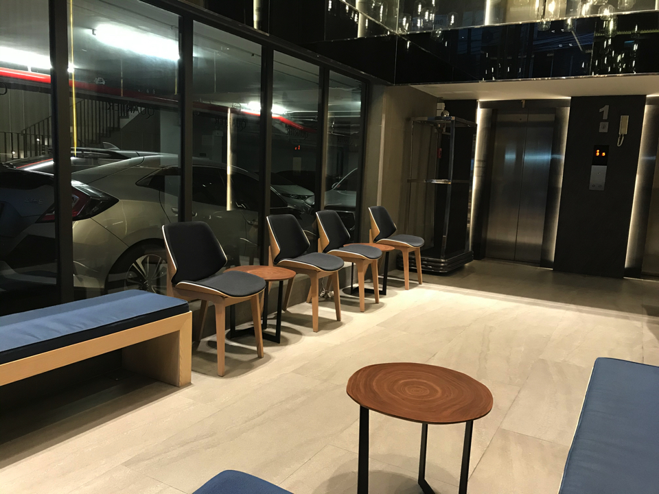 lobby (1)
